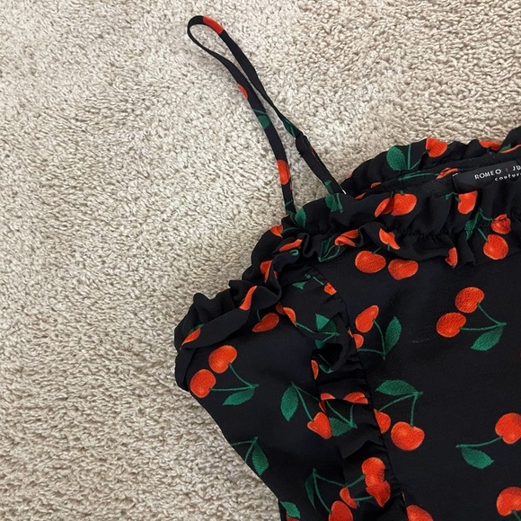 Romeo & Juliet couture cherry print ruffle to crop blouse  cherrycoded girly - Picture 5 of 6